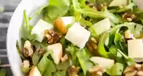 Летние салаты с зеленью: 3 рецепта