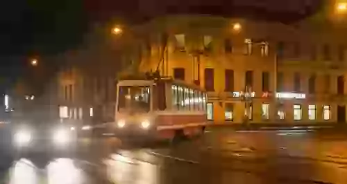 Ретро трамвай: петербургская достопримечательность «на колесах»