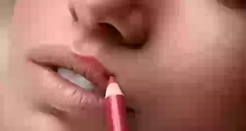 Секреты подбора карандаша для губ и помады